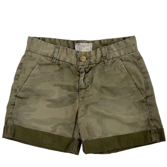 Current/Elliott The Captain Rolled Shorts in Army Camo - Picture 3 of 15